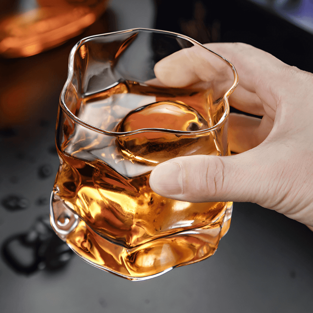 Copo de cristal japonês Hoshi para whisky