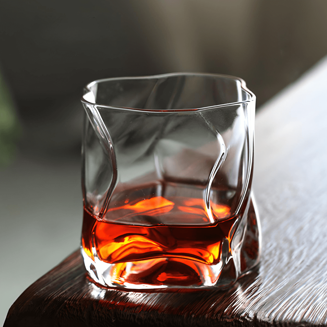 Copo de cristal japonês Hoshi para whisky
