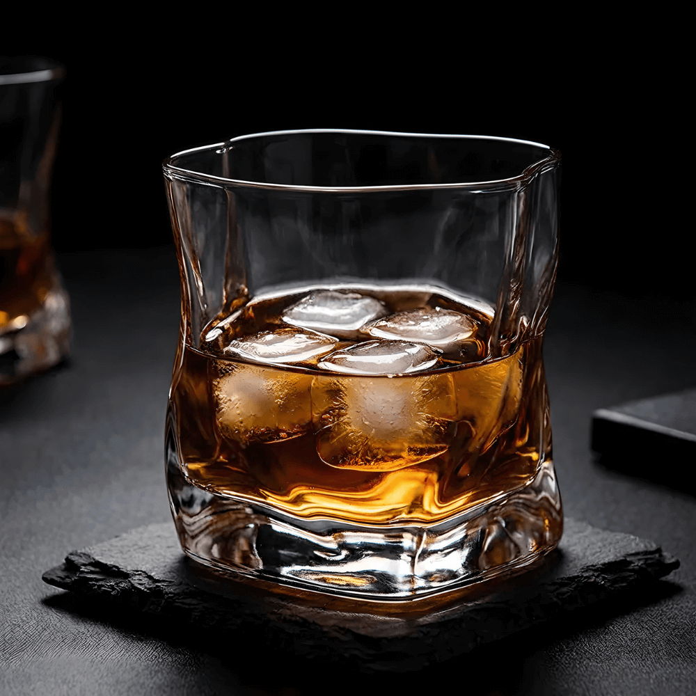 Copo de cristal japonês Hoshi para whisky