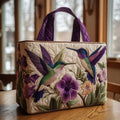 Bolsa Tote Acolchoada com Beija-flores e a Palavra “Love”