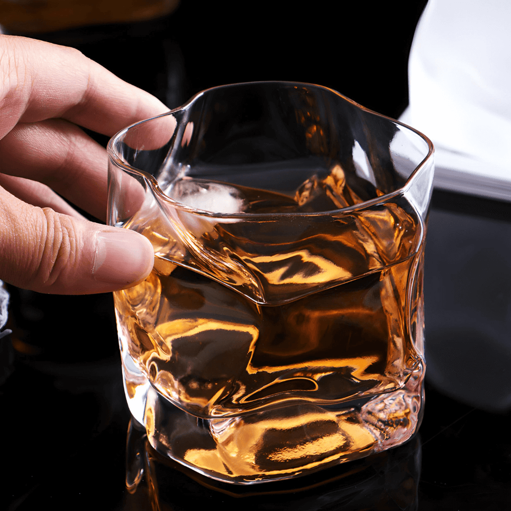 Copo de cristal japonês Hoshi para whisky