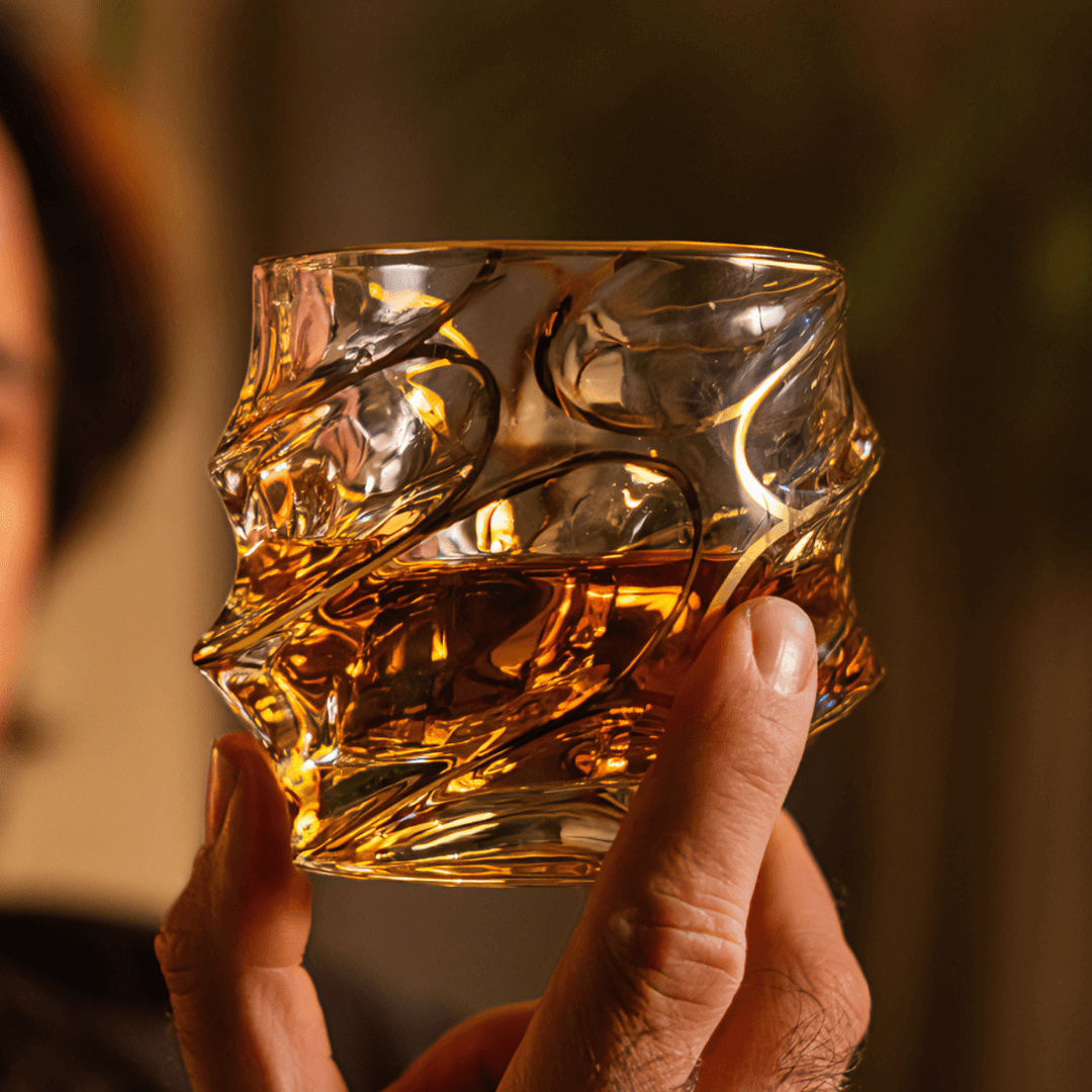 Copo de cristal japonês Arashi Gold para uísque