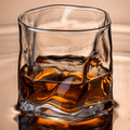 Copo de cristal japonês Hoshi para whisky