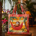 Bolsa Tote Acolchoada de Bicho-Preguiça com Tema de Verão Tropical
